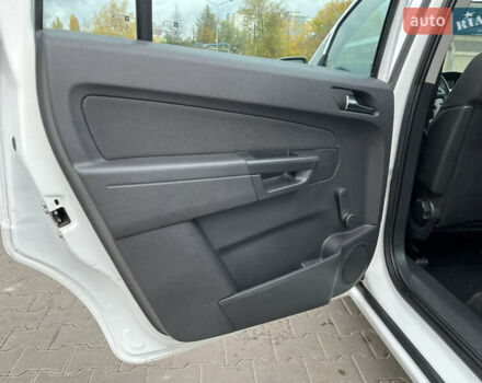 Білий Опель Зафіра, об'ємом двигуна 1.6 л та пробігом 244 тис. км за 6850 $, фото 24 на Automoto.ua