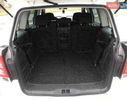 Белый Опель Зафира, объемом двигателя 1.8 л и пробегом 240 тыс. км за 7800 $, фото 45 на Automoto.ua