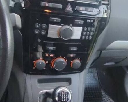 Белый Опель Зафира, объемом двигателя 1.7 л и пробегом 184 тыс. км за 7200 $, фото 7 на Automoto.ua