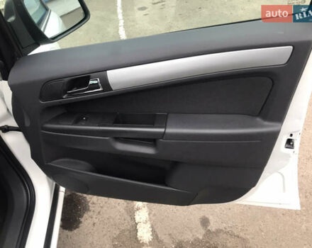 Белый Опель Зафира, объемом двигателя 1.8 л и пробегом 240 тыс. км за 7800 $, фото 38 на Automoto.ua