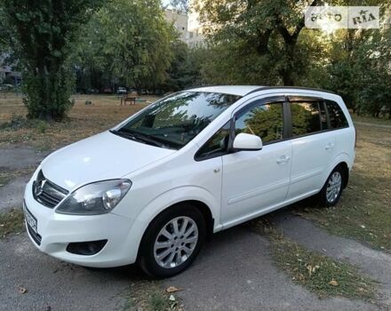 Белый Опель Зафира, объемом двигателя 1.8 л и пробегом 253 тыс. км за 7050 $, фото 1 на Automoto.ua