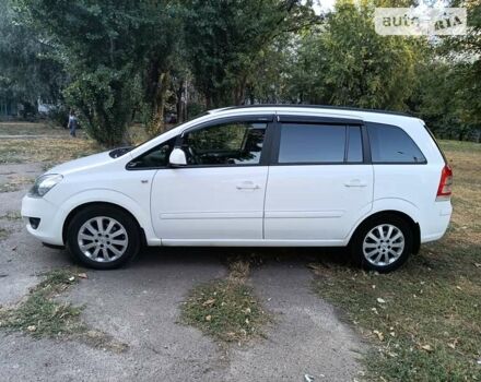 Белый Опель Зафира, объемом двигателя 1.8 л и пробегом 253 тыс. км за 7050 $, фото 3 на Automoto.ua