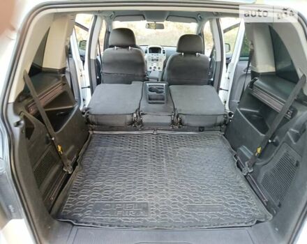 Белый Опель Зафира, объемом двигателя 1.8 л и пробегом 253 тыс. км за 7050 $, фото 14 на Automoto.ua