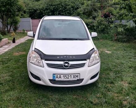 Белый Опель Зафира, объемом двигателя 1.8 л и пробегом 237 тыс. км за 7400 $, фото 2 на Automoto.ua