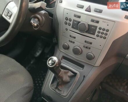 Белый Опель Зафира, объемом двигателя 1.8 л и пробегом 237 тыс. км за 7400 $, фото 20 на Automoto.ua