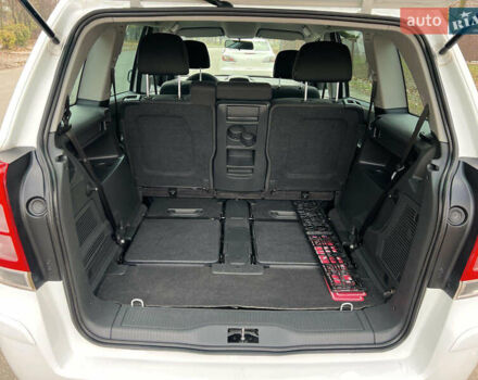 Белый Опель Зафира, объемом двигателя 1.6 л и пробегом 186 тыс. км за 9100 $, фото 15 на Automoto.ua