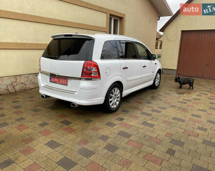 Белый Опель Зафира, объемом двигателя 1.8 л и пробегом 164 тыс. км за 7890 $, фото 2 на Automoto.ua