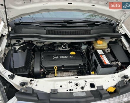 Белый Опель Зафира, объемом двигателя 1.6 л и пробегом 186 тыс. км за 9100 $, фото 16 на Automoto.ua