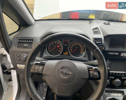 Белый Опель Зафира, объемом двигателя 1.8 л и пробегом 164 тыс. км за 7890 $, фото 12 на Automoto.ua