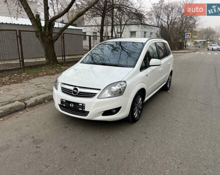 Белый Опель Зафира, объемом двигателя 1.6 л и пробегом 186 тыс. км за 9100 $, фото 1 на Automoto.ua