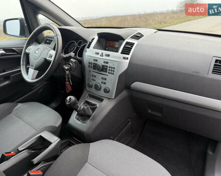 Белый Опель Зафира, объемом двигателя 1.6 л и пробегом 173 тыс. км за 7999 $, фото 41 на Automoto.ua