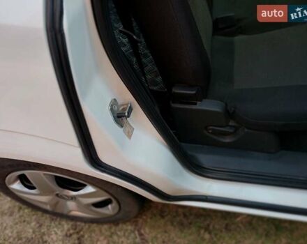 Белый Опель Зафира, объемом двигателя 1.8 л и пробегом 237 тыс. км за 7400 $, фото 21 на Automoto.ua