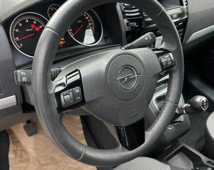 Белый Опель Зафира, объемом двигателя 1.6 л и пробегом 186 тыс. км за 9100 $, фото 14 на Automoto.ua