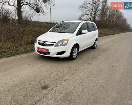 Белый Опель Зафира, объемом двигателя 1.6 л и пробегом 173 тыс. км за 7999 $, фото 1 на Automoto.ua