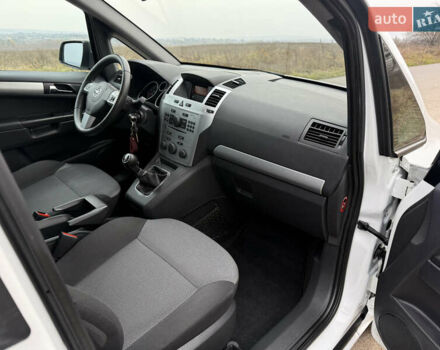 Белый Опель Зафира, объемом двигателя 1.6 л и пробегом 173 тыс. км за 7999 $, фото 42 на Automoto.ua