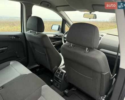 Белый Опель Зафира, объемом двигателя 1.6 л и пробегом 173 тыс. км за 7999 $, фото 35 на Automoto.ua