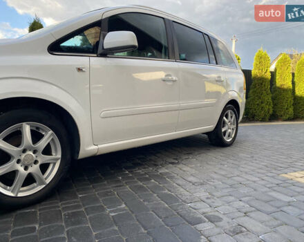 Белый Опель Зафира, объемом двигателя 1.8 л и пробегом 212 тыс. км за 7500 $, фото 5 на Automoto.ua