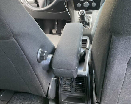 Белый Опель Зафира, объемом двигателя 1.8 л и пробегом 212 тыс. км за 7500 $, фото 32 на Automoto.ua