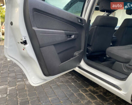 Белый Опель Зафира, объемом двигателя 1.8 л и пробегом 212 тыс. км за 7500 $, фото 27 на Automoto.ua