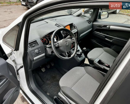 Білий Опель Зафіра, об'ємом двигуна 1.6 л та пробігом 125 тис. км за 7700 $, фото 12 на Automoto.ua