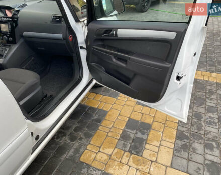 Белый Опель Зафира, объемом двигателя 1.8 л и пробегом 212 тыс. км за 7500 $, фото 37 на Automoto.ua