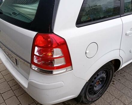 Опель Зафира 2013 в Дрогобыче на Automoto.ua Белый Опель Зафира, объемом двигателя 1.8 л и пробегом 280 тыс. км за 6650 $, фото 5 на Automoto.ua