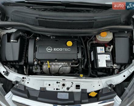 Білий Опель Зафіра, об'ємом двигуна 1.6 л та пробігом 125 тис. км за 7700 $, фото 19 на Automoto.ua