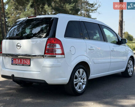 Білий Опель Зафіра, об'ємом двигуна 1.7 л та пробігом 193 тис. км за 8100 $, фото 9 на Automoto.ua
