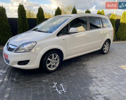 Белый Опель Зафира, объемом двигателя 1.8 л и пробегом 212 тыс. км за 7500 $, фото 2 на Automoto.ua