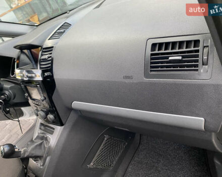 Белый Опель Зафира, объемом двигателя 1.8 л и пробегом 212 тыс. км за 7500 $, фото 39 на Automoto.ua