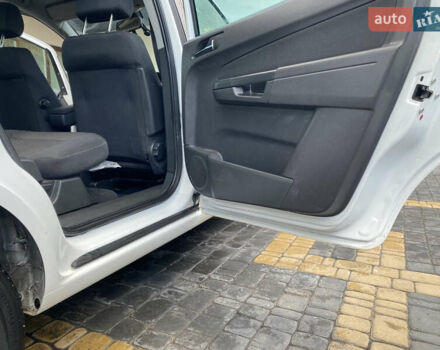 Белый Опель Зафира, объемом двигателя 1.8 л и пробегом 212 тыс. км за 7500 $, фото 33 на Automoto.ua