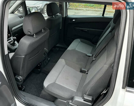 Білий Опель Зафіра, об'ємом двигуна 1.6 л та пробігом 125 тис. км за 7700 $, фото 13 на Automoto.ua