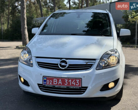 Білий Опель Зафіра, об'ємом двигуна 1.7 л та пробігом 193 тис. км за 8100 $, фото 4 на Automoto.ua