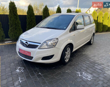 Белый Опель Зафира, объемом двигателя 1.8 л и пробегом 212 тыс. км за 7500 $, фото 1 на Automoto.ua