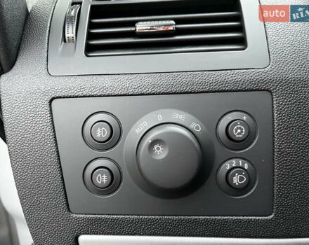 Білий Опель Зафіра, об'ємом двигуна 1.6 л та пробігом 125 тис. км за 7700 $, фото 11 на Automoto.ua