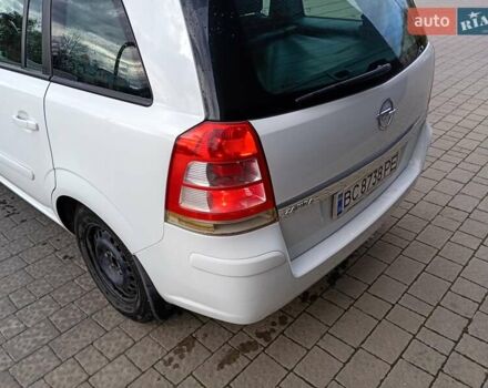 Опель Зафира 2013 в Дрогобыче на Automoto.ua Белый Опель Зафира, объемом двигателя 1.8 л и пробегом 280 тыс. км за 6650 $, фото 6 на Automoto.ua