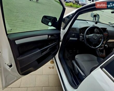 Белый Опель Зафира, объемом двигателя 1.69 л и пробегом 284 тыс. км за 7890 $, фото 15 на Automoto.ua