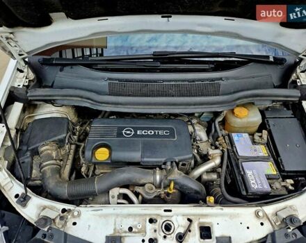 Белый Опель Зафира, объемом двигателя 1.69 л и пробегом 284 тыс. км за 7890 $, фото 19 на Automoto.ua