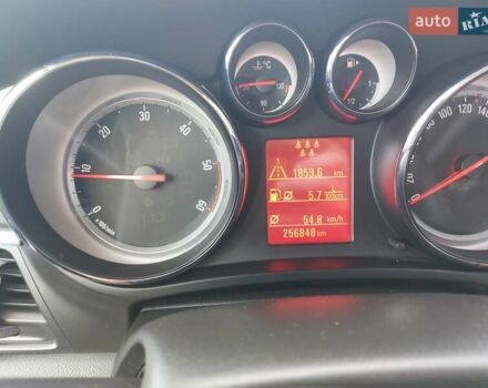 Білий Опель Зафіра, об'ємом двигуна 2 л та пробігом 257 тис. км за 10300 $, фото 16 на Automoto.ua