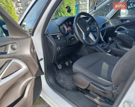 Білий Опель Зафіра, об'ємом двигуна 2 л та пробігом 257 тис. км за 10300 $, фото 2 на Automoto.ua