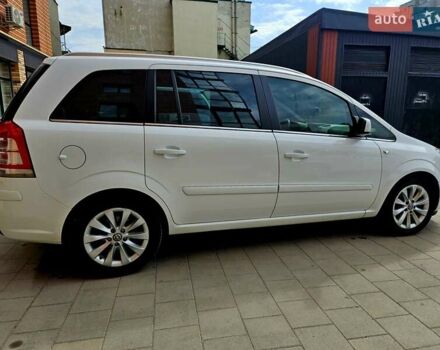Белый Опель Зафира, объемом двигателя 1.69 л и пробегом 284 тыс. км за 7890 $, фото 1 на Automoto.ua