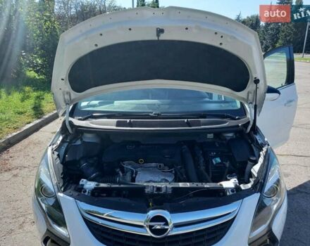 Белый Опель Зафира, объемом двигателя 1.96 л и пробегом 230 тыс. км за 11500 $, фото 17 на Automoto.ua