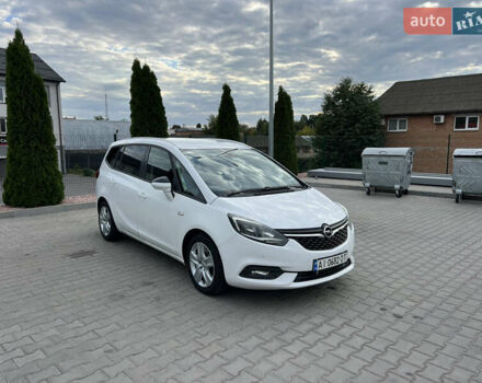 Білий Опель Зафіра, об'ємом двигуна 2 л та пробігом 243 тис. км за 8750 $, фото 15 на Automoto.ua