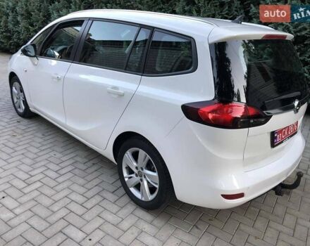 Белый Опель Зафира, объемом двигателя 1.6 л и пробегом 177 тыс. км за 10300 $, фото 5 на Automoto.ua