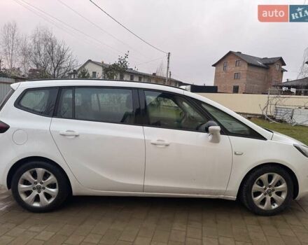 Белый Опель Зафира, объемом двигателя 1.96 л и пробегом 255 тыс. км за 11900 $, фото 2 на Automoto.ua