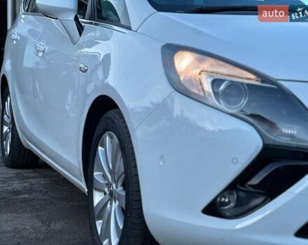 Білий Опель Зафіра, об'ємом двигуна 2 л та пробігом 167 тис. км за 12240 $, фото 4 на Automoto.ua