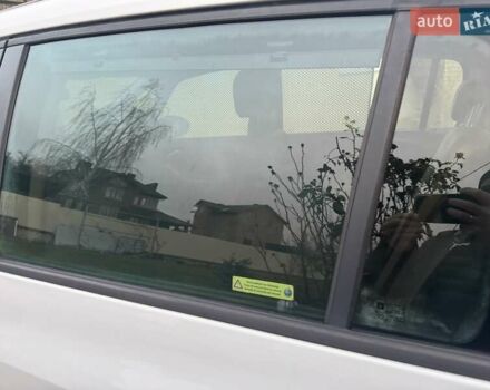 Белый Опель Зафира, объемом двигателя 1.96 л и пробегом 255 тыс. км за 11900 $, фото 9 на Automoto.ua