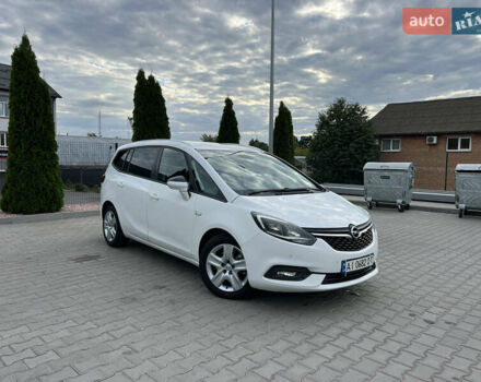 Білий Опель Зафіра, об'ємом двигуна 2 л та пробігом 243 тис. км за 8750 $, фото 21 на Automoto.ua