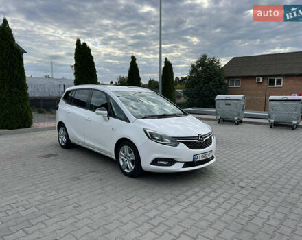 Білий Опель Зафіра, об'ємом двигуна 2 л та пробігом 243 тис. км за 8750 $, фото 1 на Automoto.ua