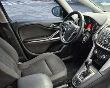 Белый Опель Зафира, объемом двигателя 2 л и пробегом 135 тыс. км за 8999 $, фото 4 на Automoto.ua